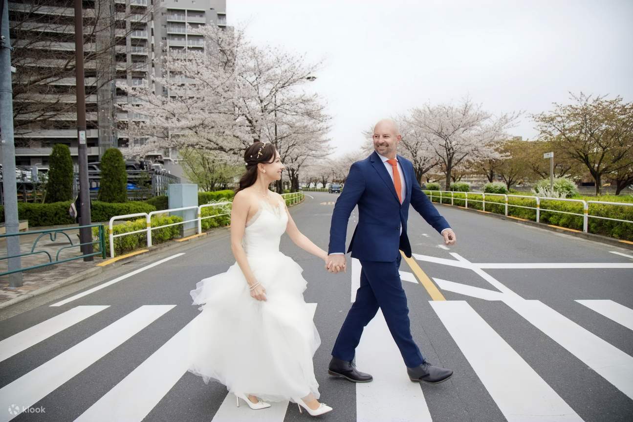 Tokio: Tour fotográfico de boda con 3 ubicaciones y estilismo profesional